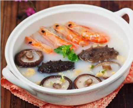 鲜奶虾海参汤的做法